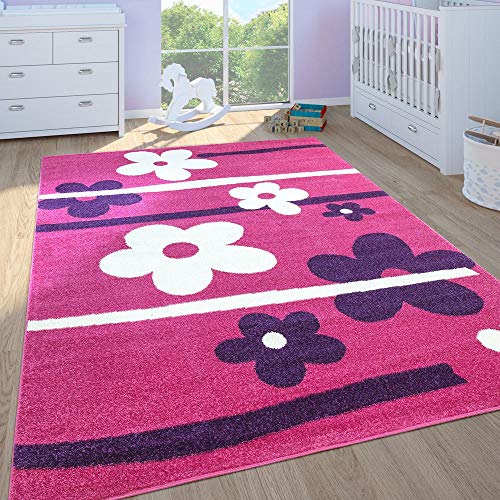 Flower design aera rug for a girly bedroom